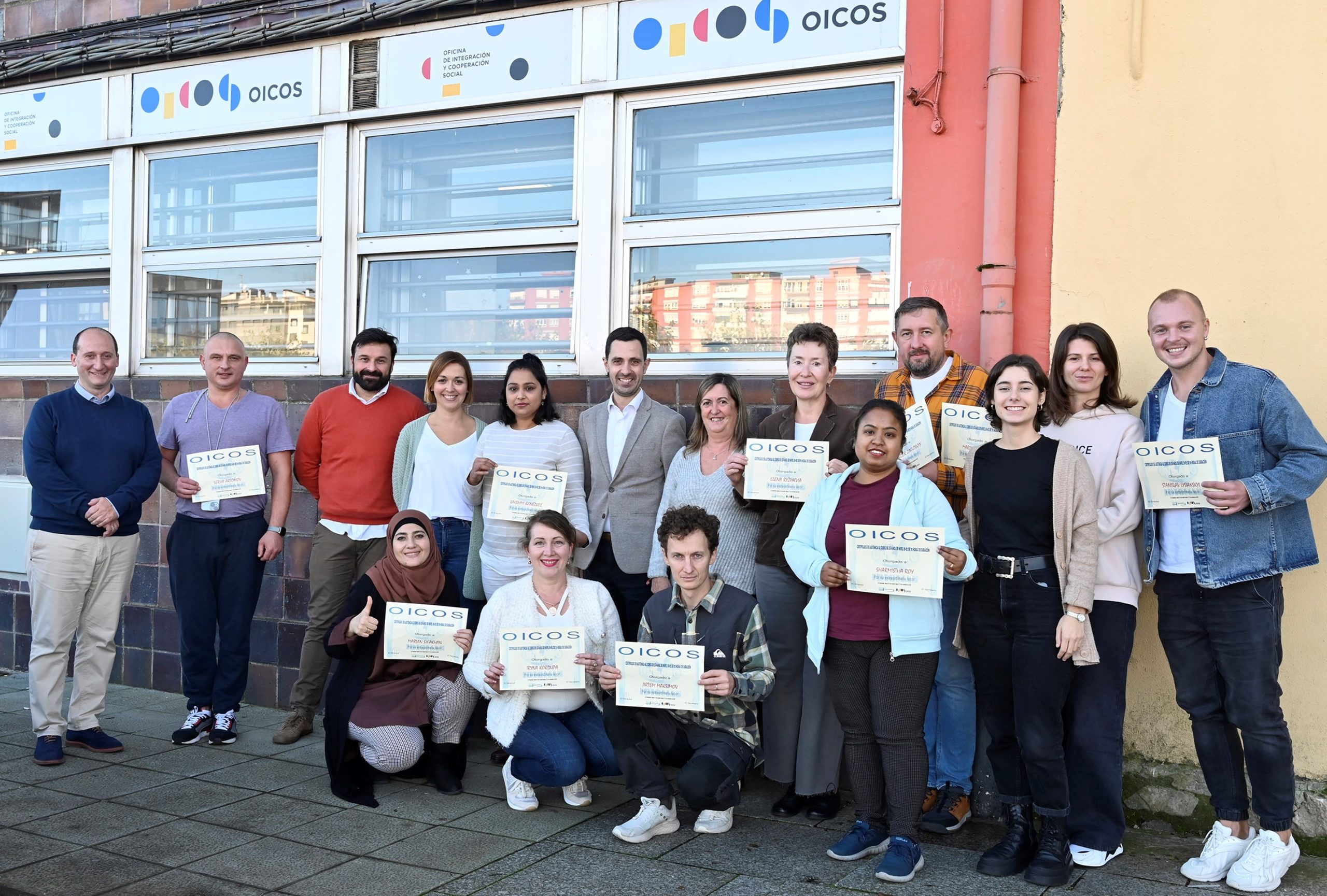 Echevarría entrega los diplomas a los alumnos del último curso de español de 2023