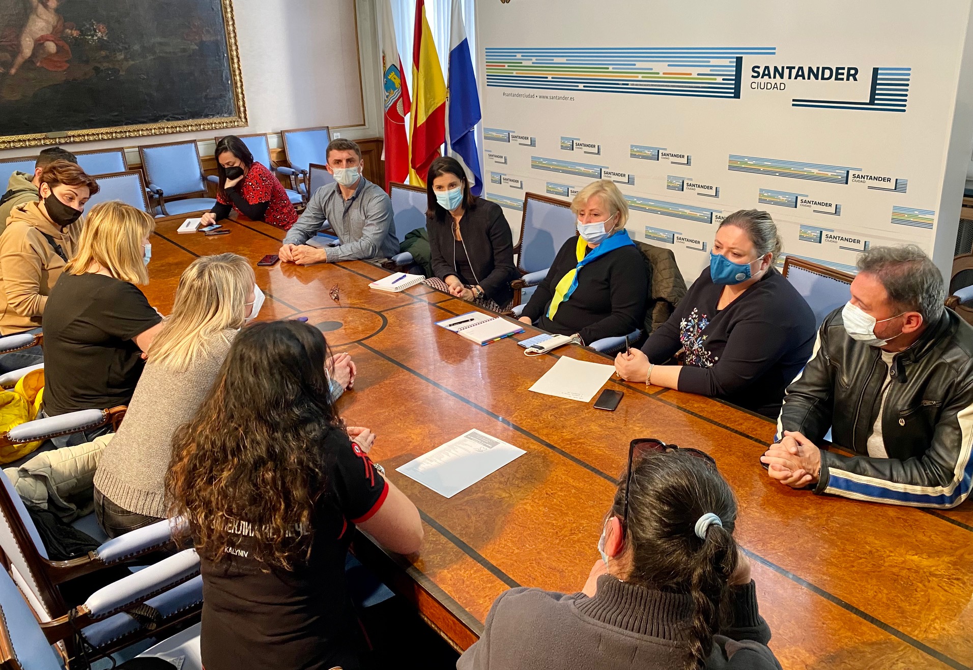 Los centros municipales comienzan a recoger la ayuda humanitaria para Ucrania