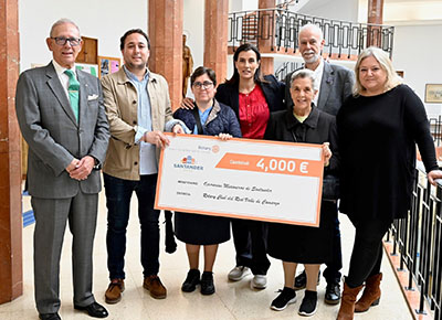 Operarias Misioneras recibe 4.000 euros del concierto solidario organizado por Ayuntamiento y Rotario Real Valle de Camargo